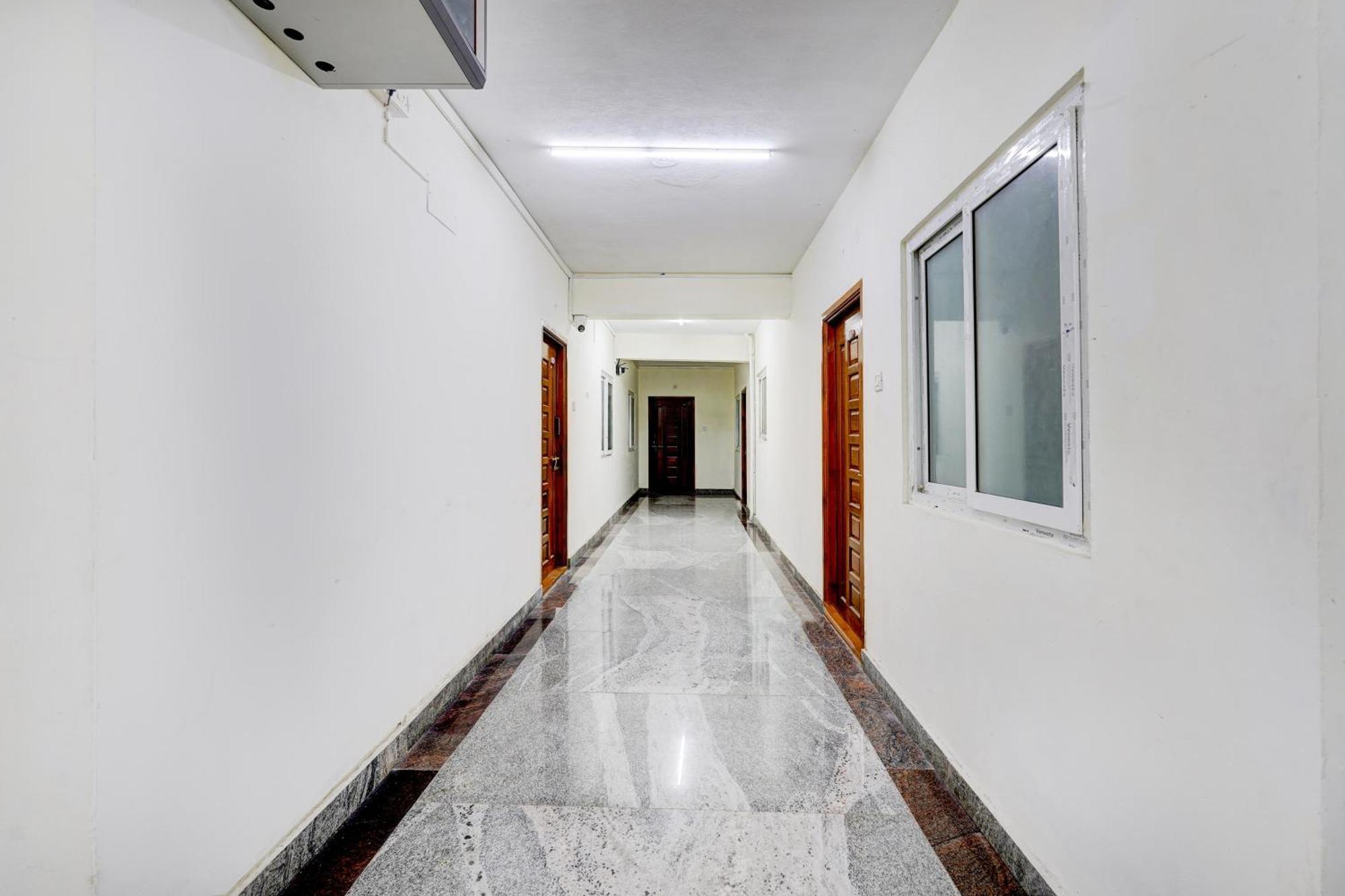 Collection O Sithalapakkam Medavakkam Formerly Srinivasa Residency Chennai Extérieur photo