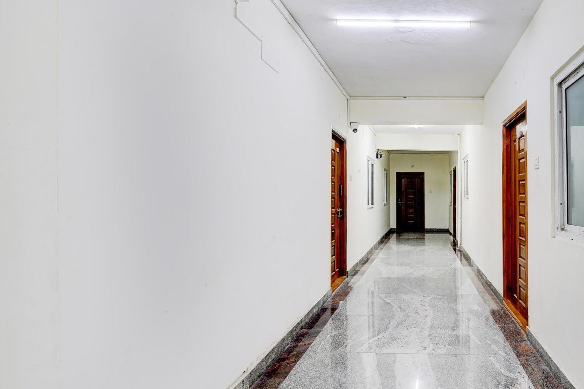 Collection O Sithalapakkam Medavakkam Formerly Srinivasa Residency Chennai Extérieur photo